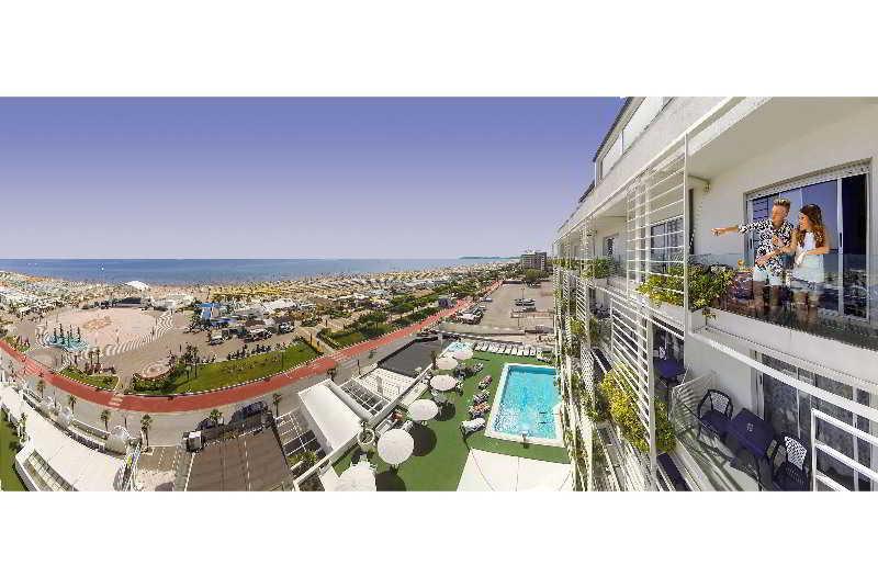 Hotel Mediterraneo Riccione Esterno foto