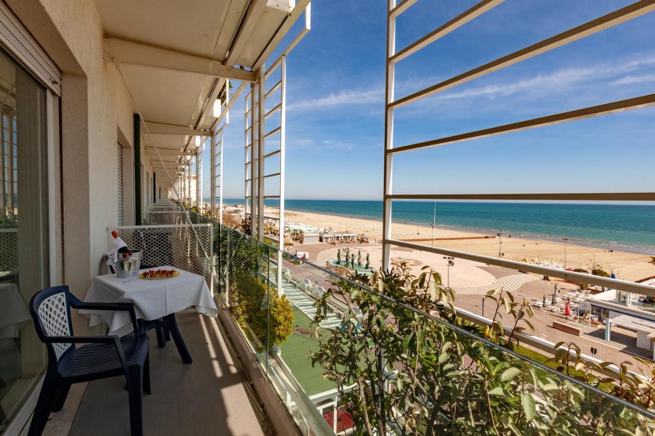 Hotel Mediterraneo Riccione Esterno foto