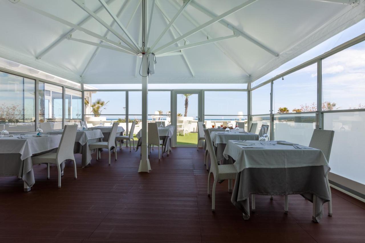 Hotel Mediterraneo Riccione Esterno foto