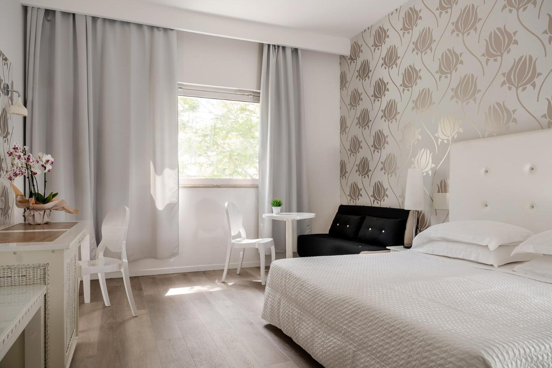 Hotel Mediterraneo Riccione Esterno foto