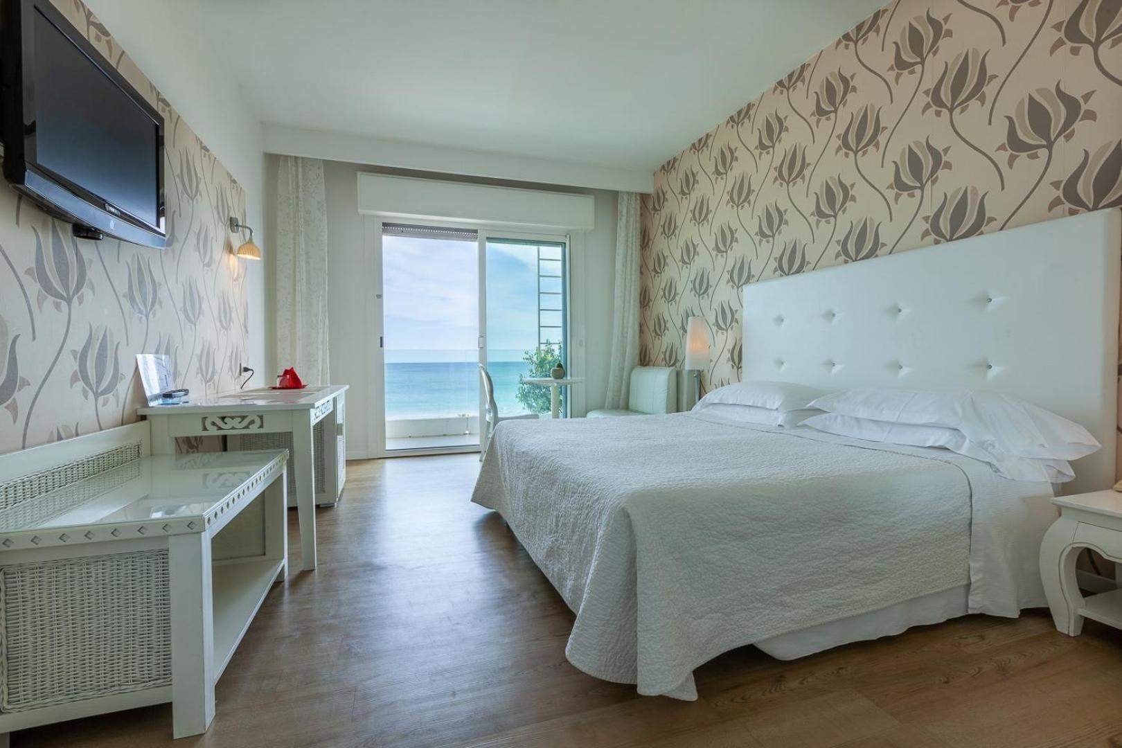 Hotel Mediterraneo Riccione Esterno foto
