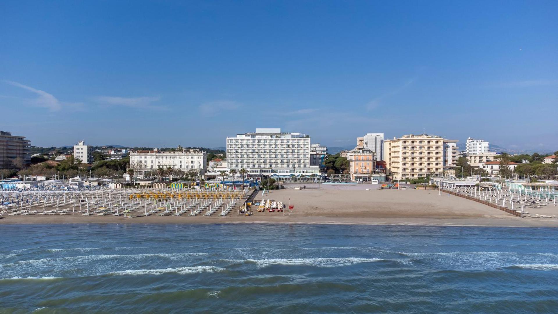 Hotel Mediterraneo Riccione Esterno foto