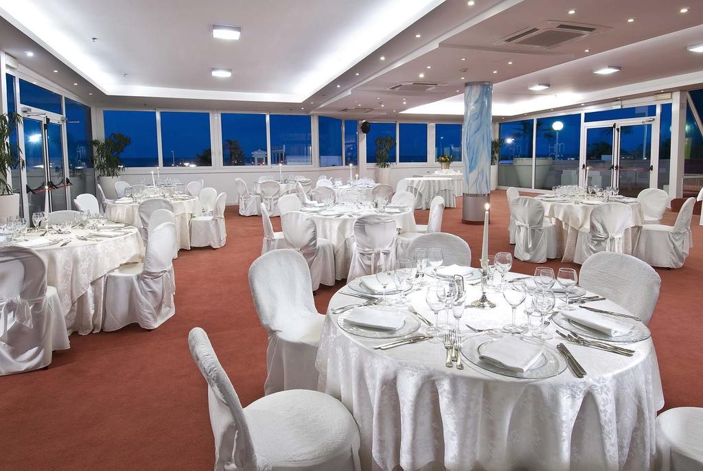 Hotel Mediterraneo Riccione Esterno foto