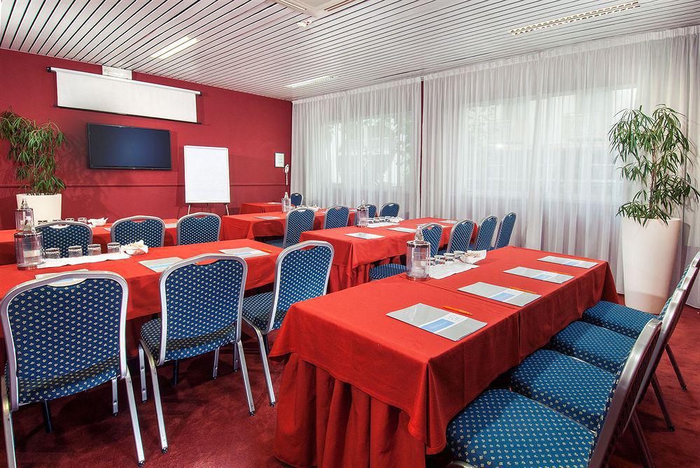Hotel Mediterraneo Riccione Esterno foto